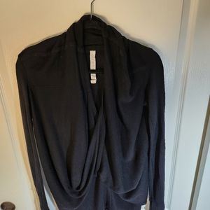 Lululemon Black Wrap Women's sz  6